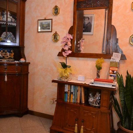 B&B Il Pavone ブッセート エクステリア 写真