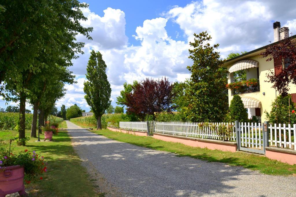 B&B Il Pavone ブッセート エクステリア 写真