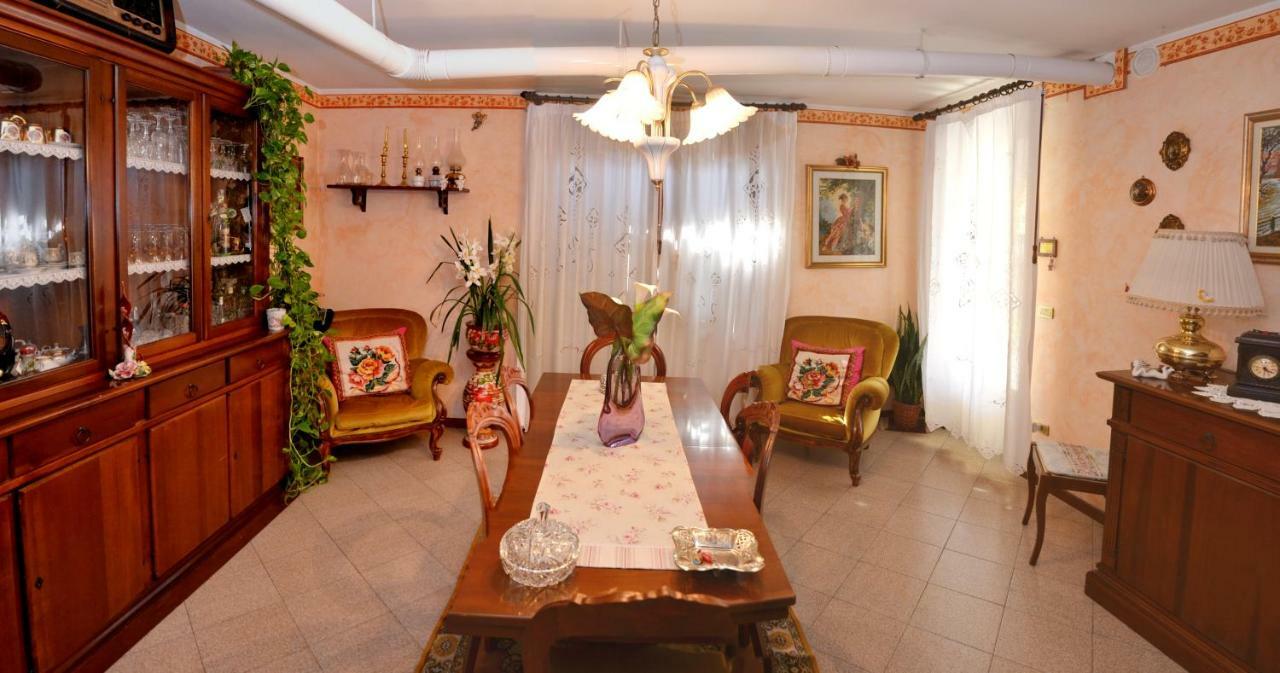 B&B Il Pavone ブッセート エクステリア 写真