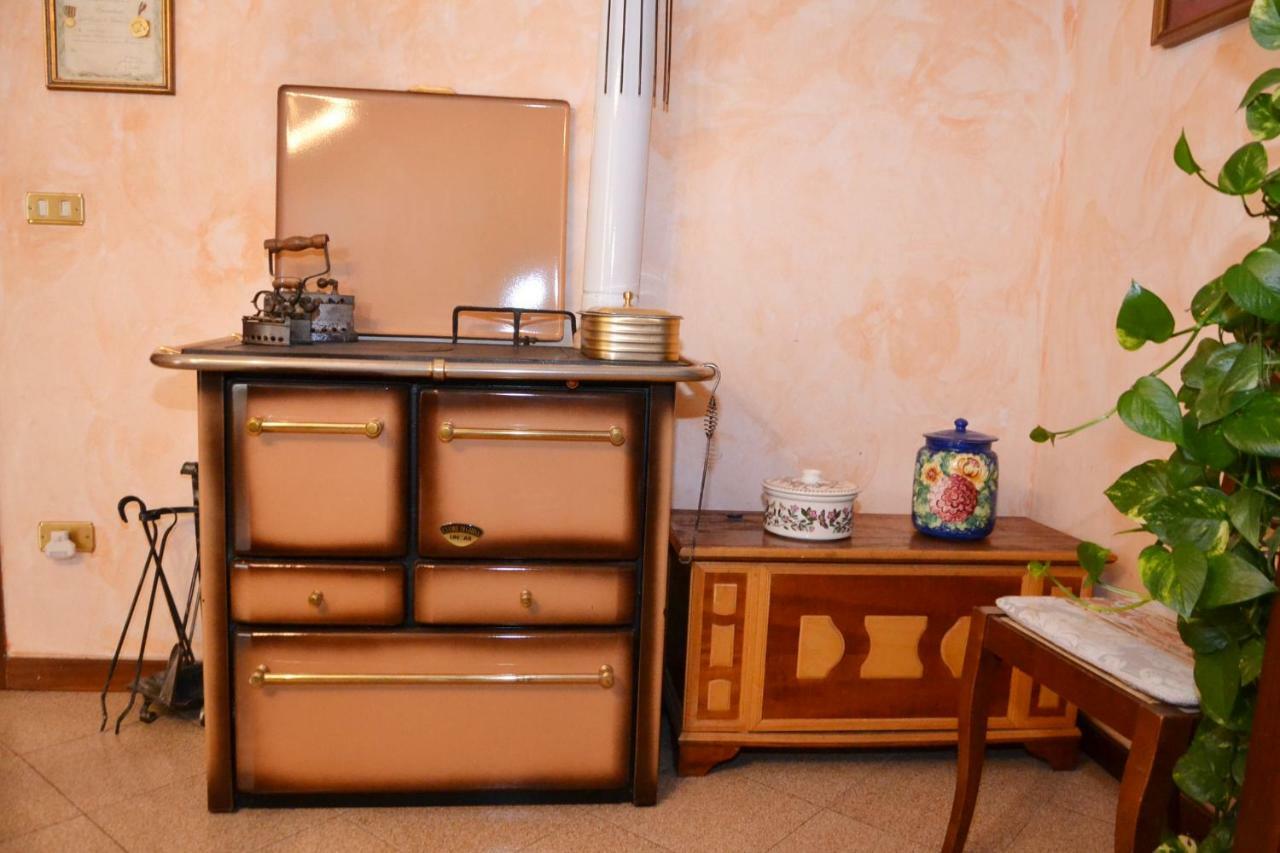 B&B Il Pavone ブッセート エクステリア 写真