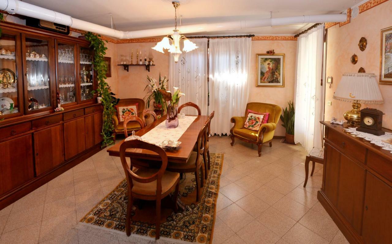 B&B Il Pavone ブッセート エクステリア 写真