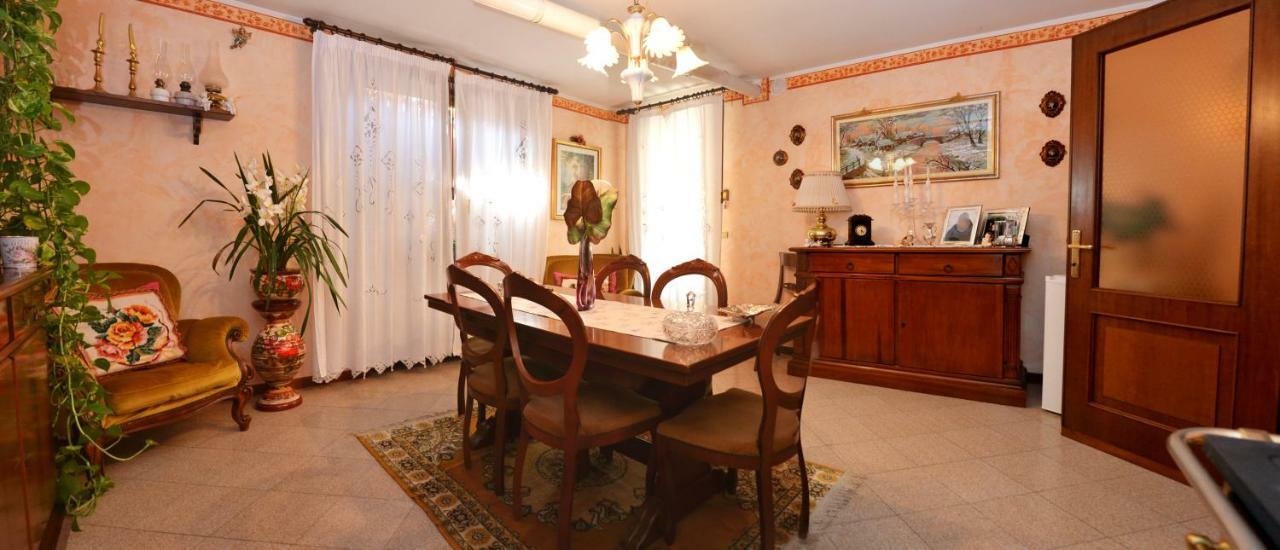 B&B Il Pavone ブッセート エクステリア 写真