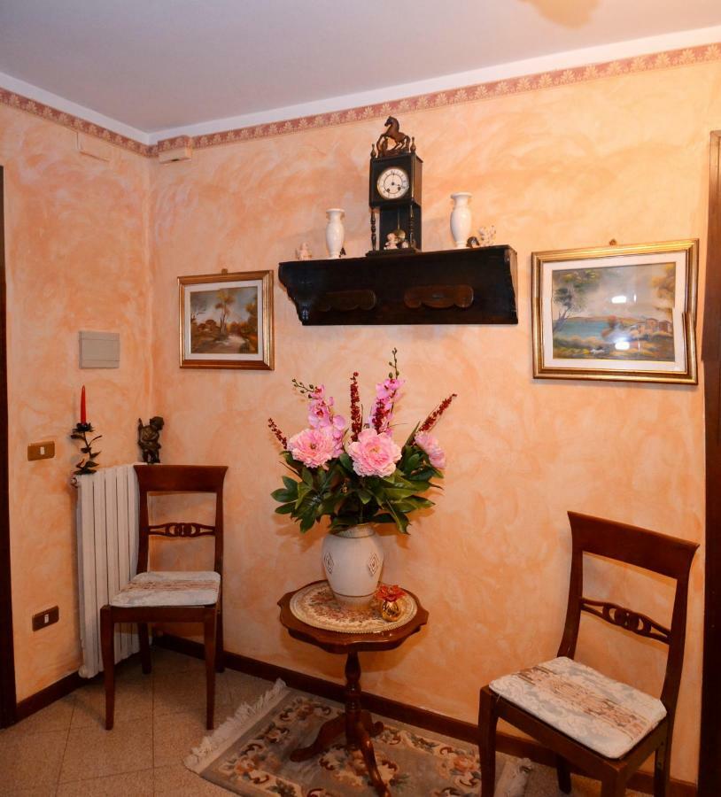 B&B Il Pavone ブッセート エクステリア 写真